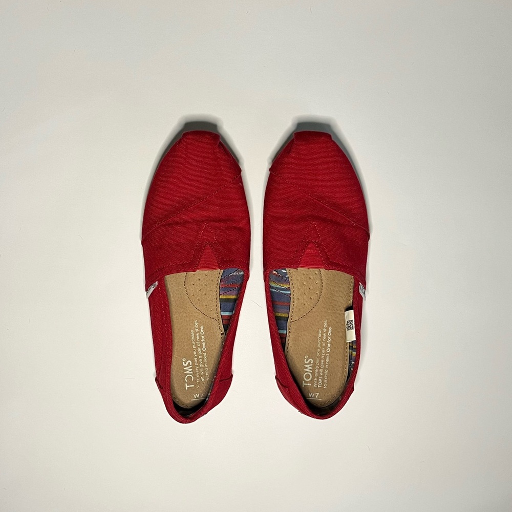 Red Classic Canvas Toms size 7W